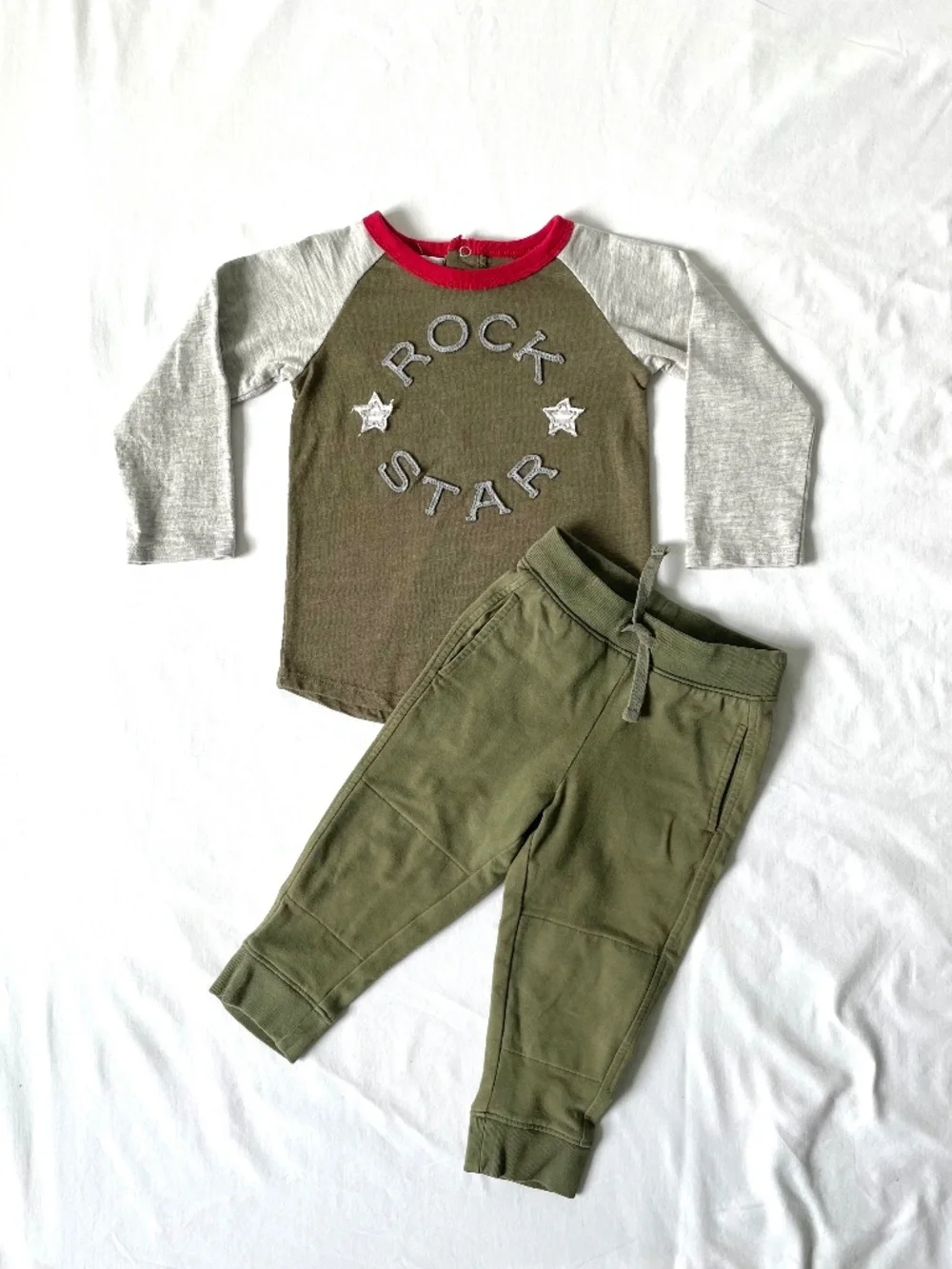 2-Pc Sz 2/2T Boys “Rock Star” Olive Green Top & Jogger Pant EXC